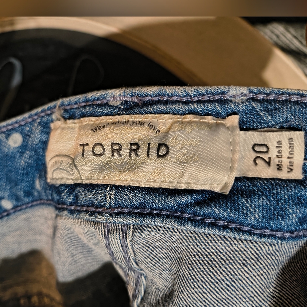 torrid Light Blue Polka Dot Denim Shorts - Picture 8 of 8